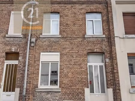 maison à vendre avec jardin et 3 chambres   jemelle (vbd49001)