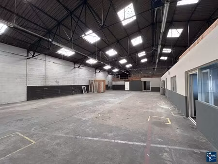 location local commercial