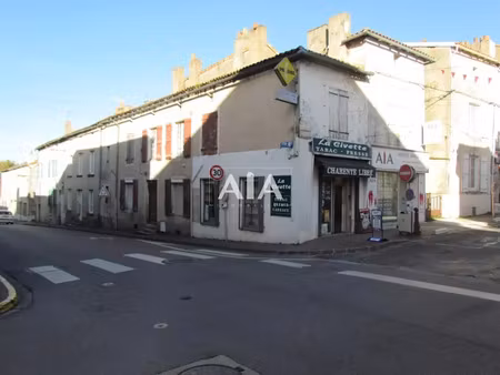 vente immeuble 6 pièces 105 m² à ruffec (16700)  43 500 €