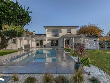 vente maison 6 pièces 187 m² à saint-jean-d'illac (33127)  684 816 €