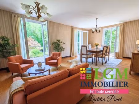 maison familiale avec appartement dans un cadre paisible