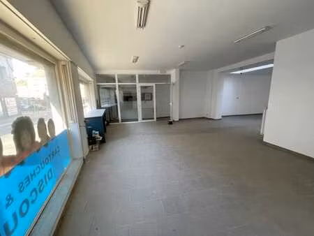 rdc commercial ou bureau avec depot arriere