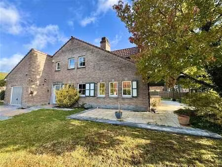 charmante maison 4 façades avec espace pour profession libér