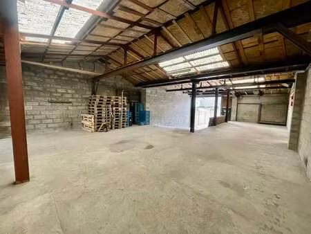 entrepôt de stockage de 300m2 à louer