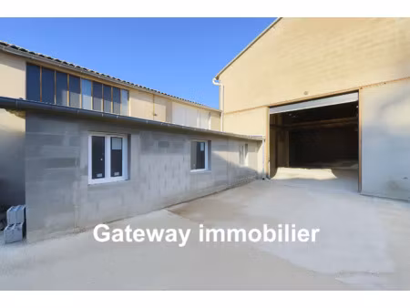 entrepôt et bureaux de 235m2 agglomération de vichy ( abrest