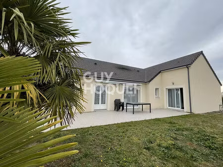 a 10 minutes à l'est de bourges