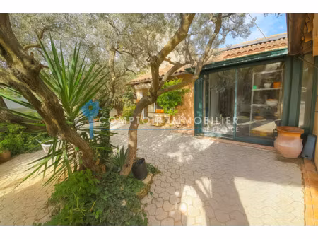 maison 5pièce(s) 3chambre(s) 102 m² robion (84440)