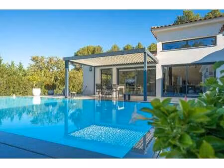 villa de luxe à vendre à meyrargues : 950 000 € | 152m²
