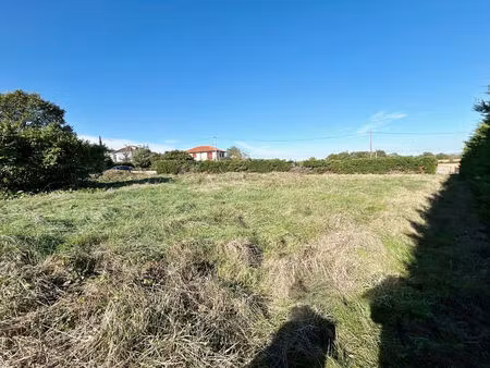 vente terrain  724.00m²  aussonne