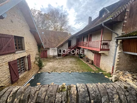 maison de caractère à rénover 1 fort potentiel . proche lons-le-saunier.