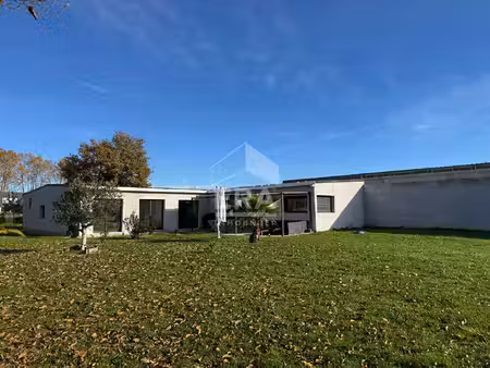 à vendre - grand local récent de 770 m² sur terrain de 5 104 m² - rabastens-de-bigorre