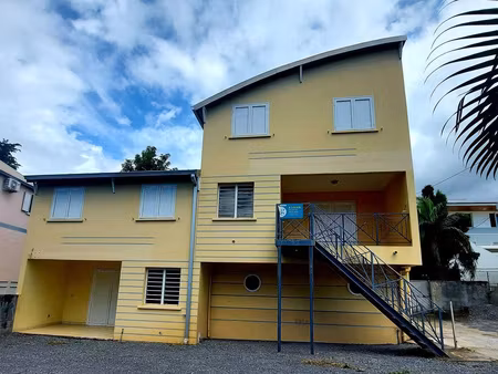 bureaux en zone franche à sainte clotilde