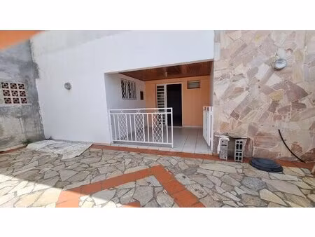 à louer – appartement t3 avec terrasse et cour – ducos (secteur genipa