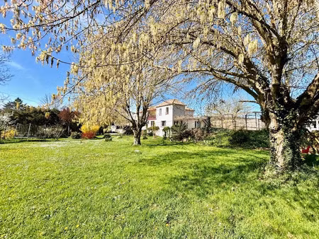 vente locaux professionnels 4 pièces 204 m² à montcuq (46800)  100 000 €