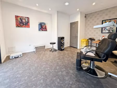 location locaux professionnels à la seyne-sur-mer (83500)  315 €