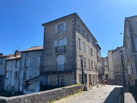 vente immeuble à confolens (16500)  150 500 €