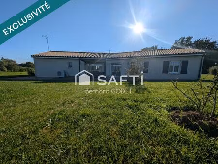 maison de plain pied sans travaux 3 chambres  1 bureau  cuisine ouverte salon.