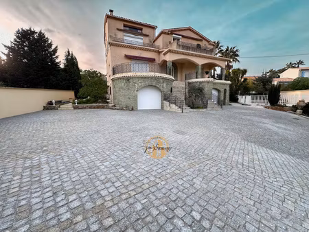 appartement 2 pièces rénové et meublé avec terrasse et piscine et parking privé – saint-ay