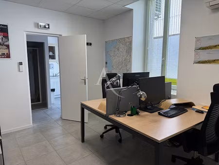 location locaux professionnels 15 m² à carcassonne (11000)  350 €