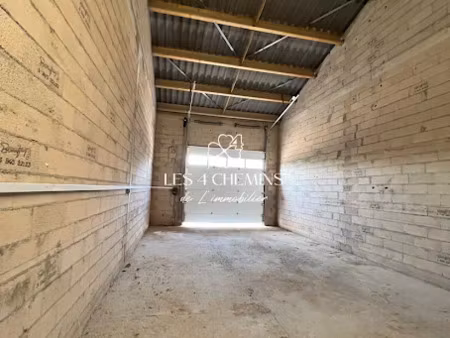 location locaux professionnels 110 m² à trets (13530)  990 €