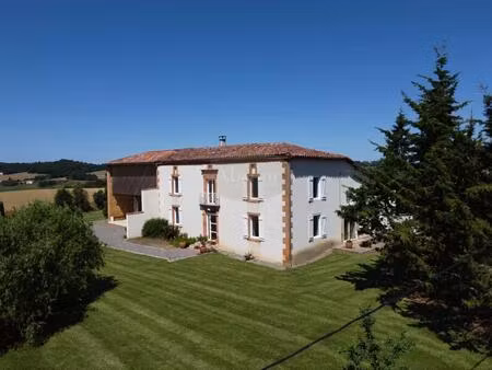 maison de caractère  dépendance  1 9ha