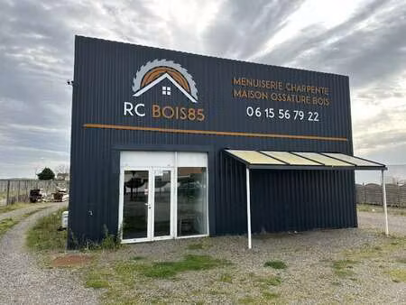 location bureaux et commerces à longeville-sur-mer (85560) : à louer / 208m² longeville-su