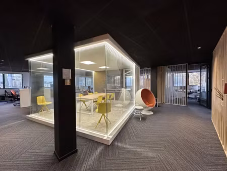 location / bureau 16m2 / techlid limonest 69760