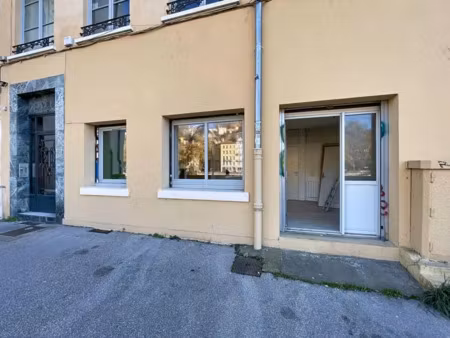 location / local commercial 45m2 / quai pierre scize 69005