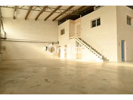 local d'activite a louer