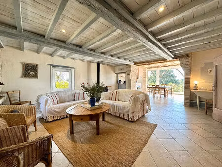 domaine de charme rénové avec piscine et gîtes  rouffiac