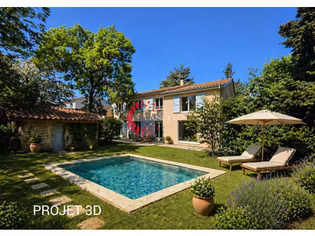 maison 10 pièces 230 m2 avec terrain 920 m2 au calme proche