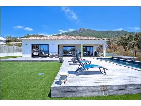 villa de 2022 avec piscine  sauna-hammam  4 ch.