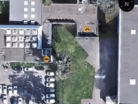 location / local commercial 400m2 / batiment indépendant / route de grenoble 69800