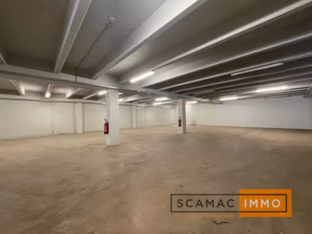 entrepôt de 670m²