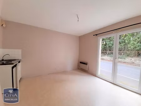 appartement à louer 1 pièce 20.02 m² - saint-laurent-sur-sèvre (85) - 315€