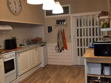 dans un village où tous les commerces sont présents