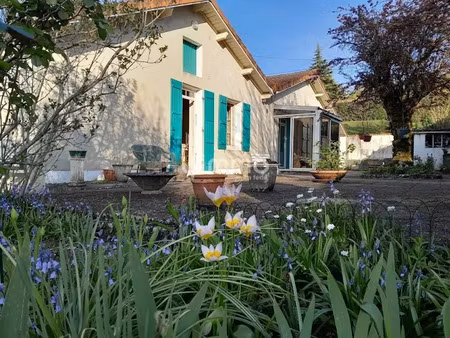 vente maison 8 pièces 134 m² à la couronne (16400)  174 700 €
