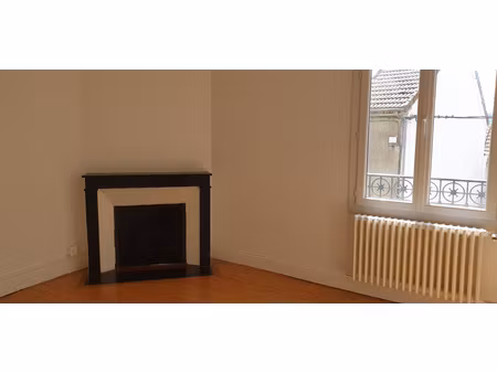 maison de ville avec garage et studio