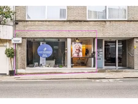 handelsgelijkvloers ca.100 m² te koop in centrum burcht — start hier jouw zaak!