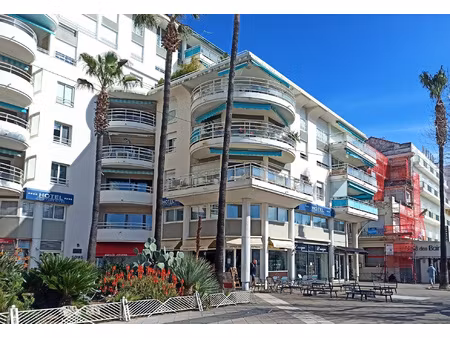 location local commercial 70m² st raphael 83700