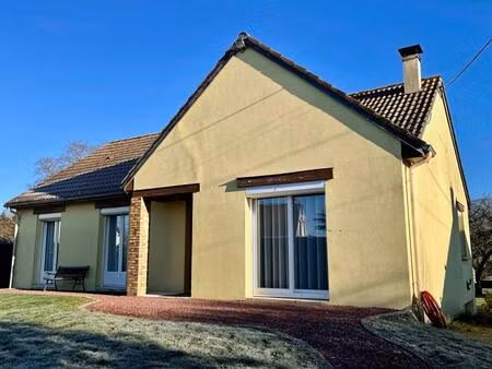 plain-pied calme et lumineux avec grand sous-sol et jardin clos proche l'aigle