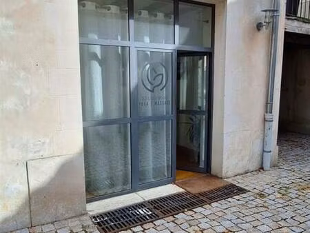 saint-rémy-de-provence – local commercial 37 m² dans cour  immeuble pierre  idéal bien-êtr