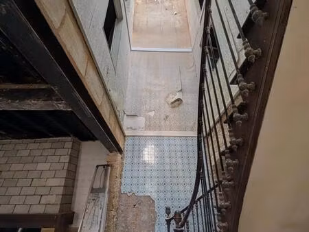 immeuble de caractère à rénover entièrement-rions