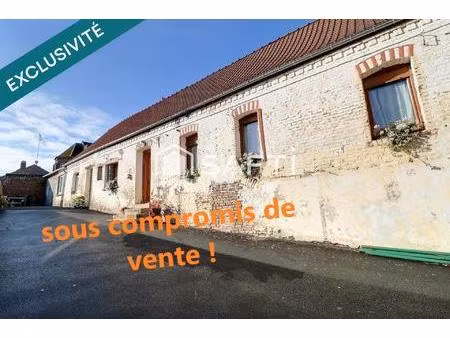 longère de 140 m2 habitables  4 chambres  habitables en plain pied  cour de stationnement 