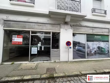 location commerce 165 m² à lorient (56100)