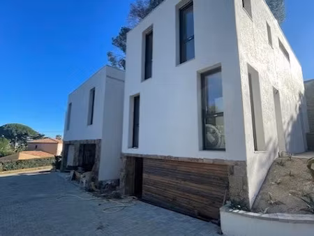 vente maison 4 pièces à cavalaire-sur-mer (83240)  520 000 €