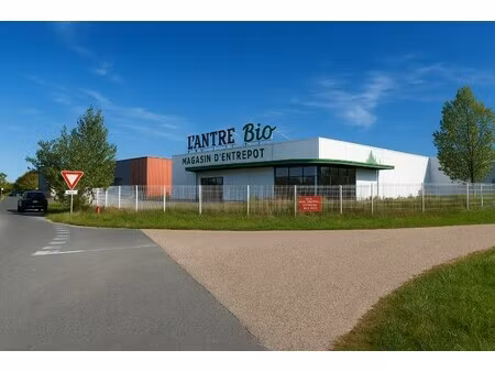 location local commercial