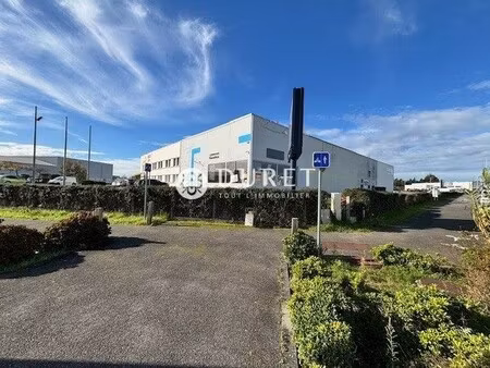 location local commercial