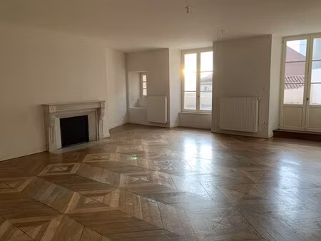 location appartement 4 pièces 111 m² à thiers (63300)