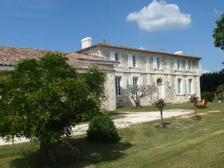 vente propriété 7 pièces 350 m² à saint-martin-du-bois (33910)  1 500 000 €